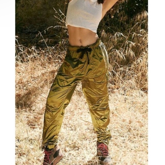 Free People Back To The Future Pants
Green Olive Joggers M - Picture 1 of 11